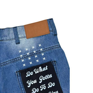 Short en jean délavé vintage avec logo brodé et strass, style décontracté, vente en gros, meilleure vente - Product Image 4