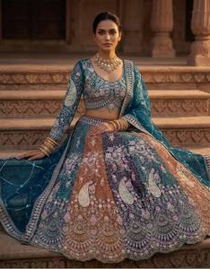 Lehenga Choli de Lujo en Azul Turquesa Multicolor, con Bordado de Terciopelo Zari, Traje de Novia Indio para Bodas, Ghagra para Verano e Invierno - Product Image 2