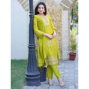 Ensemble de costume pour femmes de créateur avec broderie Pent et Dupatta Œuvre brodée élégante - Product Image 3