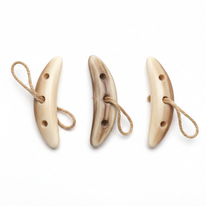 Boutons à bascule en corne de buffle polie faits à la main, forme naturelle, rustiques, vintage, classiques, écologiques, pour la décoration intérieure et les breloques artisanales - Product Image 1