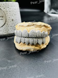 Grillz Dentales Hiphop de Plata 925 con Baño de Rodio y Piedra de Moissanita, Microincrustaciones, para Uso Diario Masculino - Product Image 1