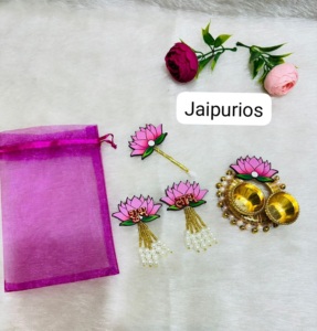 Magnifique ensemble de supports décoratifs suspendus pour Kumkum, thème Lotus, pour Shubh Labh, idéal pour les cadeaux de Diwali et la décoration de Pooja - Product Image 1