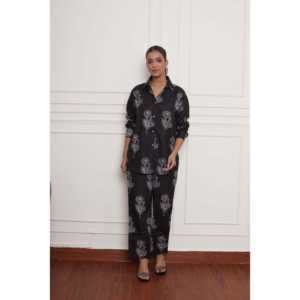 Conjunto de Traje Coordinado Negro para Mujer Quince Life Rose Noir con Elegante Diseño de Cuello - Product Image 2