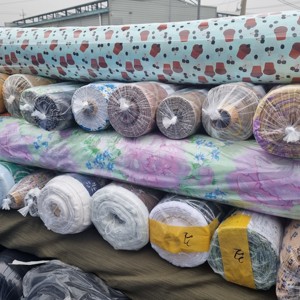 Fabriqué en Corée, 95% polyester, 5% élasthanne, tissu ITY imprimé, lot de tissus en stock, nombreux motifs floraux, meilleure qualité, designs magnifiques. - Product Image 1