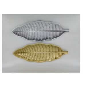 Plateau de service élégant en aluminium en forme de feuille avec rebord surélevé pour un transport sûr et une présentation des aliments - Product Image 4