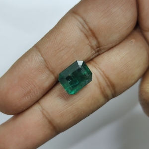 Esmeralda Octogonal Verde Natural de 5.89 Quilates de Zambia, Gema Suelta Certificada por IGI, Corte Facetado ETSLK-64 Ratti Chart-6.25 - Product Image 1