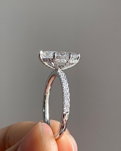 แหวนเพชรโมอิสซาไนต์ทรงมาร์คีส์ 3.02 กะรัต ทองคำขาว 14K แหวนหมั้นแบบวงแหวนซ่อนประดับเพชรแบบพาเว่ครึ่งวง แหวนแต่งงาน - Product Image 1