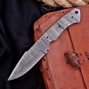 Cuchillo de Supervivencia, Caza y Camping UA Supplies de Alta Calidad, Hoja Fija de Acero de Damasco Afilada como una Navaja, con Orificio para el Dedo, Punta Caída, 8 Pulgadas, 0.5mm - Product Image 1