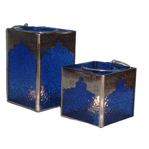Linterna de Metal y vidrio deslumbrante, minifarol marroquí que aporta un rico y festivo a tu hogar - Product Image 1