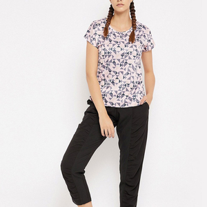 เสื้อยืดผ้าถักเนื้อนุ่มพิมพ์ลายแบบซับลิเมชั่น ให้ความรู้สึกเหมือนผ้าฝ้าย 100% ระบายอากาศได้ดี แห้งเร็ว สวมใส่สบาย เหมาะสำหรับฤดูร้อน รับผลิตตามแบบ OEM พร้อมสกรีนโลโก้สำหรับผู้หญิง - Product Image 6