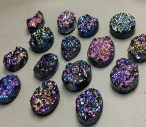 ดรูซี่เคลือบไทเทเนียมอัญมณีอัญมณีทรงหลวมทำแหวนและจี้ขายส่งราคาต่อกรัมธรรมชาติดี - Product Image 3