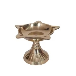 Diya ทองเหลืองขัดเงาดีไซน์คลาสสิกสไตล์ดั้งเดิมของตกแต่งบ้าน Diwali pooja - Product Image 3