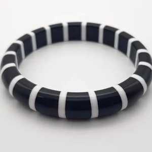 กำไลไม้พิมพ์ลายด้วยมือ ดีไซน์วินเทจ คุณภาพสูง ขัดเงา บรรจุภัณฑ์แบบกำหนดเอง สำหรับผู้หญิงทุกโอกาส - Product Image 3