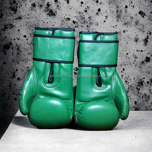 Guantes de boxeo con correa de piel de vaca personalizados al mejor precio, guantes de entrenamiento Muaythai MMA impermeables hechos de cuero/cuero Pu para exteriores - Product Image 5