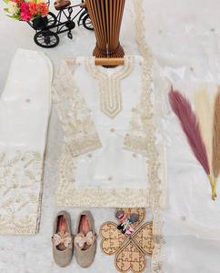 Ensemble Sharara ethnique de luxe pour enfants avec broderies de sequins et manches fantaisie – Tenue de mariage et de festival - Product Image 3