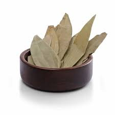 Meilleures feuilles de laurier séchées de qualité AD, naturelles et pures, pour l'exportation - Product Image 1