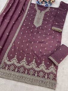Ensemble Anarkali en soie brodée violette avec dupatta, longueur au sol, tenue traditionnelle indienne et pakistanaise pour mariage, pour femme - Product Image 3