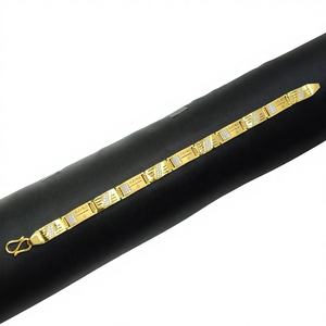 Bracelet élégant en or 22 carats avec finition texturée, design artisanal de qualité supérieure pour un usage quotidien et des occasions festives - Product Image 1