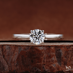 Anillo de Diamante Cultivado en Laboratorio de Corte Redondo de 0.50CT, Anillo de Compromiso Clásico Solitario en Oro Blanco de 10k - Product Image 1