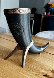 Cuerno de Beber Tradicional Alemán Vikingo con Diseño Impreso, una Fusión de Herencia y Artesanía Moderna, Cuerno de Beber Tradicional - Product Image 6