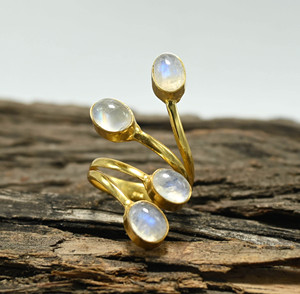 Bague élégante et unique en argent sterling 925 pour femme, plaquée or 18 carats, sertie de pierre de lune, style classique, pour mariage et usage quotidien - Product Image 3