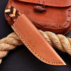 Couteau de chasse à lame fixe en acier Damas, manche en bois d'olivier, couteau de camping et d'extérieur OEM avec étui - Product Image 5