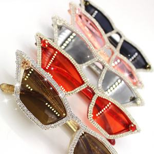 Lunettes de soleil œil de chat roses, monture entièrement ornée de strass, protection UV400, accessoires de mode pour femmes adultes - Product Image 4