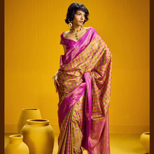 ผ้าไหมซิลค์เนื้อนุ่มสำหรับงานออกแบบ  งานทอสีทอง  งานทอเต็มผืน  พร้อมเสื้อคลุม  เหมาะสำหรับงานแต่งงานและงานเลี้ยง - Product Image 1