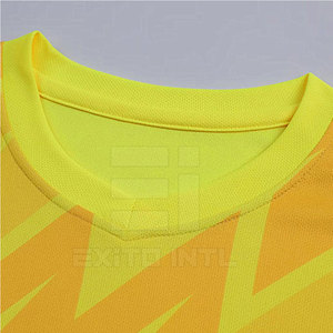 เสื้อฟุตบอลพิมพ์ลายดิจิทัลตามสั่ง ระบายอากาศได้ดี ชุดทีมฟุตบอล พิมพ์ลายด้วยความร้อน โพลีเอสเตอร์ 100% แขนสั้น - Product Image 4