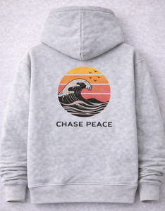 Sudadera con Capucha Gris de Algodón Suave – Diseño Gráfico de Olas y Atardecer – Sudadera Unisex Elegante para Comodidad y Ambiente de Aventura - Product Image 3