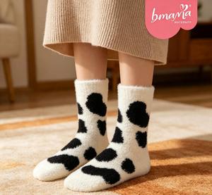 ถุงเท้าขนแกะคุณภาพสูงสำหรับผู้หญิง ถุงเท้าหนานุ่มใส่ในบ้าน - Product Image 1