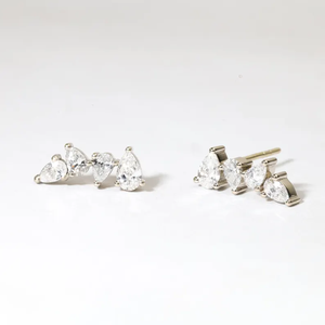 ต่างหูเพชรทรงหยดน้ำรูปทรงลูกแพร์ ทองคำขาว ดีไซน์แบบคลัสเตอร์ - Product Image 4