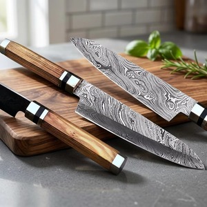 Cuchillo de chef japonés hecho a mano de acero de Damasco con mango de madera y pomo de acero inoxidable - Product Image 6