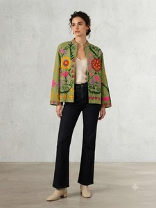 Chaqueta Suzani Tradicional Verde Claro para Mujer, Hecha a Mano con Tela TNT, Bordado Floral Artístico, Estilo Étnico Boho - Product Image 3