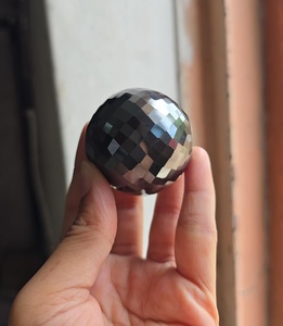 เพชรโมอิสซาไนต์ทรงกลมสีดำ น้ำหนักประมาณ 602 กะรัต พร้อมเจาะรู คุณภาพการเจียระไนระดับ AAA - Product Image 2