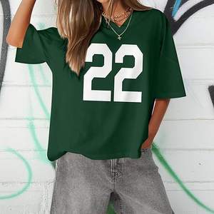 Camiseta Personalizada con Cuello en V y Estampado de Número, al por Mayor, Unisex, Estilo Urbano, Informal, de Verano, en Jersey de Poliéster - Product Image 2