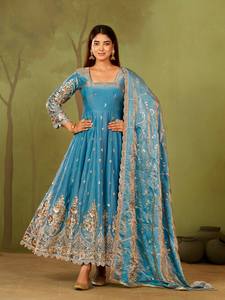 Robe Anarkali en soie bleue avec dupatta brodé, tenue de mariage indienne traditionnelle pour femme, coupe ample longueur ras du sol - Product Image 3