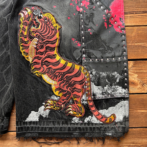 Pantalones Cortos de Mezclilla Negros Bordados para Hombre, Estilo Chino con Diseño Floral de Dragón, Cintura Media, Bajo sin Rematar, Look Urbano - Product Image 4