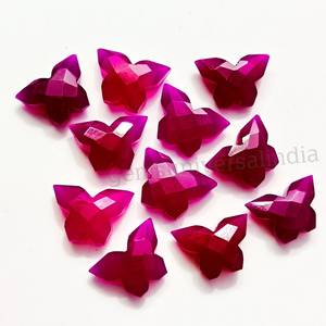 พลอยแคลเซโดนีสีชมพูร้อนรูปผีเสื้อแกะสลักด้วยมือขนาด 14 มม. คริสตัลแคลเซโดนีทรงบริโอเล็ตสำหรับทำเครื่องประดับขายส่งจำนวนมาก - Product Image 3