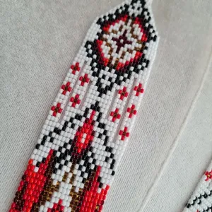 Collar de cuentas ucraniano de alta calidad, blanco y rojo, estilo étnico, con motivos florales, joyería tradicional folclórica para bodas y fiestas. - Product Image 3