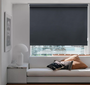 Stores extérieurs motorisés personnalisables de haute qualité avec système de câble et tissu premium pour une intimité optimale - Product Image 4