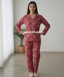 Ensemble de pyjama en coton imprimé à la main, élégant et luxueux, collection 2026, chemise classique à boutons, confortable et élastique - Product Image 4