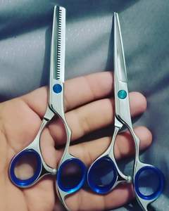 Ensemble de 2 ciseaux de barbier Picas, revêtement en titane noir, ciseaux à cheveux en acier inoxydable avec design décoratif en strass - Product Image 1