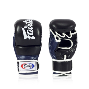 ถุงมือ MMA สีดำและสีน้ำเงิน ถุงมือชกมวยแบบสั่งทำพิเศษ ยี่ห้อ Fairtex ของแท้ ถุงมือหนังสำหรับ MMA และ Grappling สำหรับผู้ใหญ่ - Product Image 1