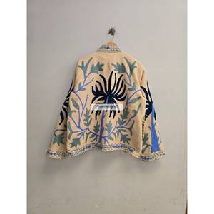 Chaqueta para mujer con bordado de palmeras, estilo bohemio chic, hecha a mano, unisex, de invierno, de tela de lana Khadi. - Product Image 5