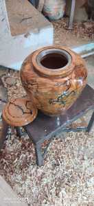 Urnes et amphores en teck artisanales Conifer Handmades avec incrustation de résine craquelée effet éclat de foudre pour décoration artistique antique, cadeaux et présentation - Product Image 5