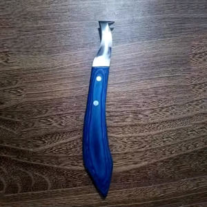 Cuchillos de Herrador de Acero de Damasco Premium para Recortar Herraduras |   Herramientas Veterinarias de Hoja Forjada a Mano |   Marca Privada OEM - Product Image 2