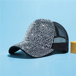 Gorras Trucker de Tela Suave al Tacto, Costuras Premium, Gorra Personalizada, Panel Frontal Limpio, Listas para Serigrafía y Parches - Product Image 3