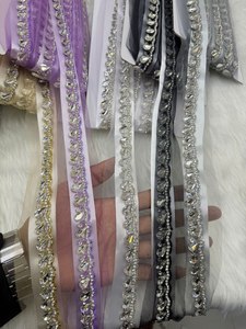 Ribete de encaje de malla con pedrería de cristal brillante de primera calidad para alta costura, vestidos de novia, prendas étnicas de lujo y prendas hechas a mano - Product Image 3