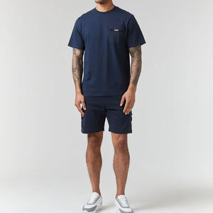 Ensemble 2 pièces pour homme, t-shirt bleu marine à manches courtes avec poche à rabat et short cargo assorti, tenue de sport pour la gym et les entraînements - Product Image 5